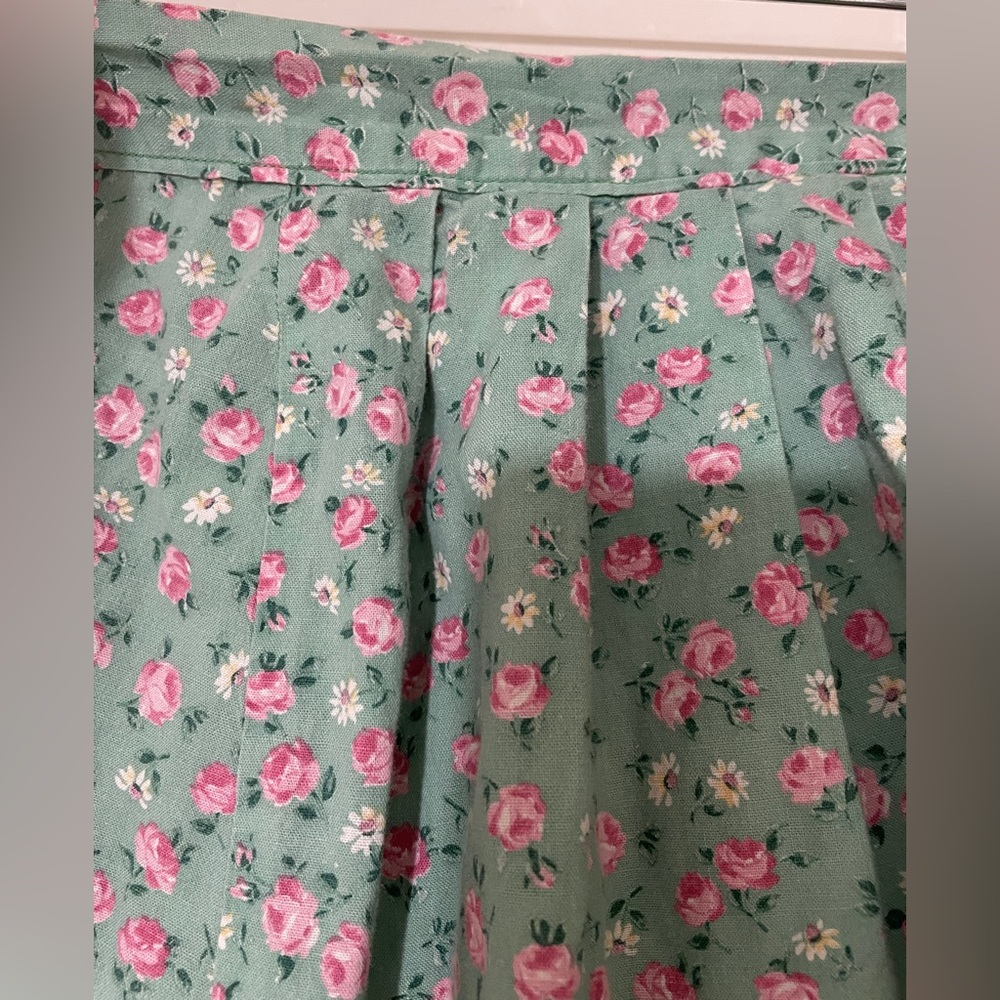 Floral Pleated Green Skirt XS - Picture 4 of 4